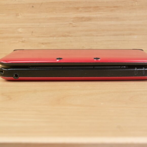 Nintendo 3DS XL / Handheld Gaming Console / With Mario Kart 7 / Tested & Working - Picture 8 of 11